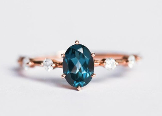 1.56ct 런던 파란 황옥 반지, 타원형 모양 다이아몬드 반지 둥근 커트 OEM