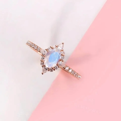 925개의 스터링 실버 보석 타원형을 도금처리하는 새로운 장미 금은 푸른 월장석 약혼 반지를 줄였습니다
