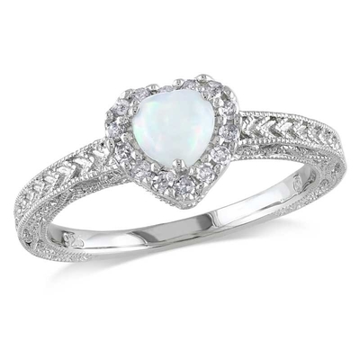 5.0 밀리미터 하트 모양 오팔과 1/8 CT. T.W. 다이아몬드 프레임은 스터링 실버로 접어듭니다