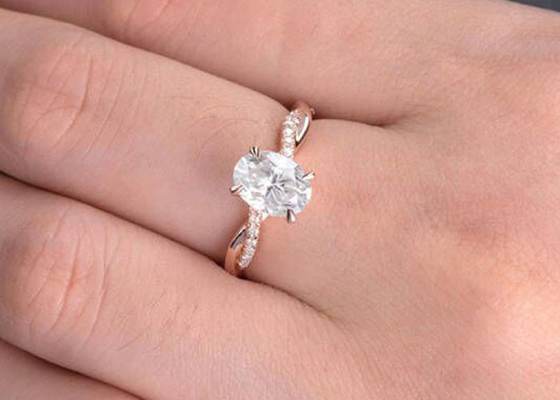 Mossianite 2.5ct 타원형 약혼 반지 18K 로즈 골드 소재