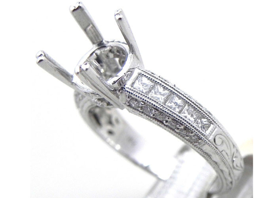 약혼 18k 화이트 골드 소재를 위한 Dia 3x3mm 1.08Ct 반 산 보석 반지 ODM