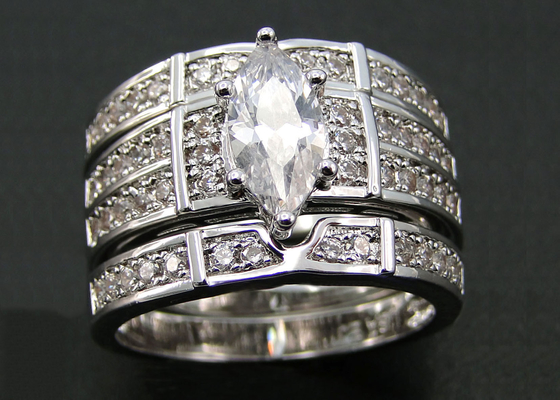 10K 14K 금 약혼 결혼 반지, 0.68ct 56pcs 자연적인 다이아몬드 반지 ODM