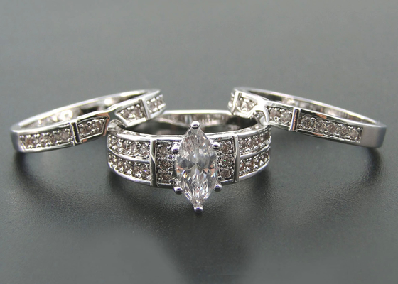 10K 14K 금 약혼 결혼 반지, 0.68ct 56pcs 자연적인 다이아몬드 반지 ODM