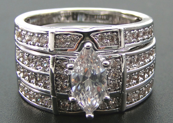 10K 14K 금 약혼 결혼 반지, 0.68ct 56pcs 자연적인 다이아몬드 반지 ODM