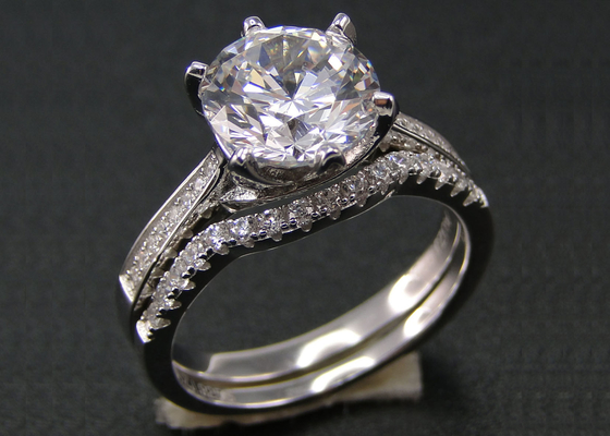 1PCS 라운드 브릴리언트 컷 다이아몬드 반지 1.25CT, 여성을 위한 18k 화이트 골드 반지 세트