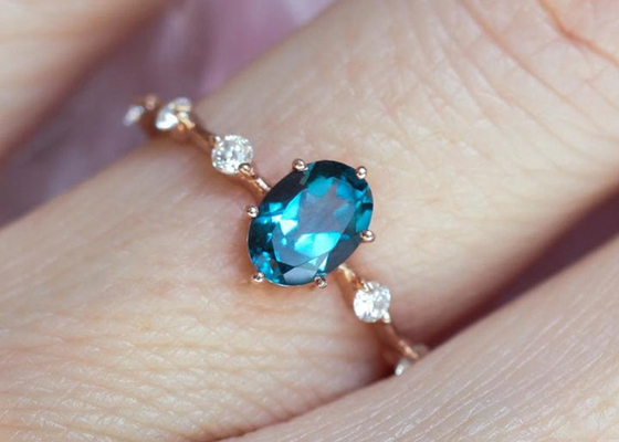 1.56ct 런던 파란 황옥 반지, 타원형 모양 다이아몬드 반지 둥근 커트 OEM