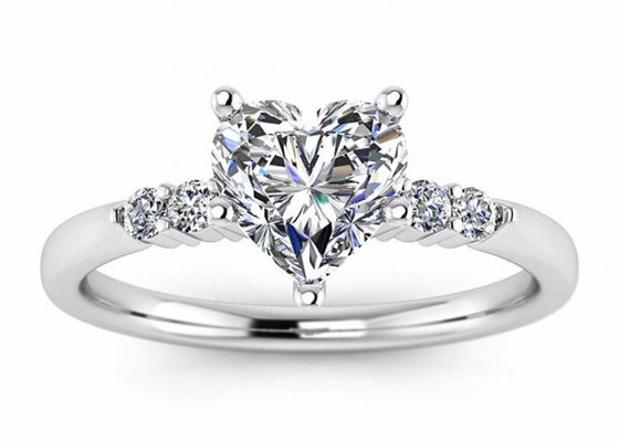 실험실 다이아몬드 6MM 차원을 가진 0.8ct 9K은 반지 심장 모양