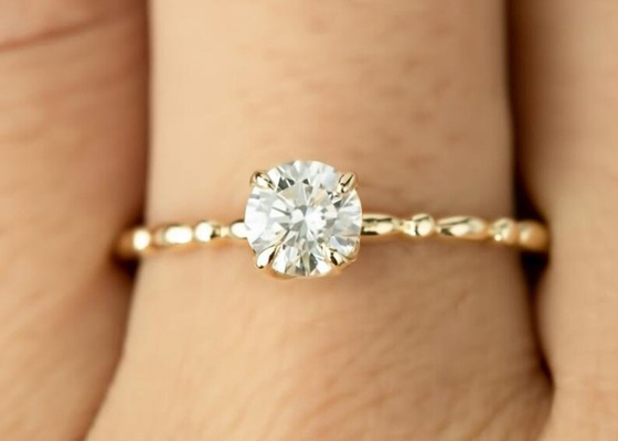 카드 놀이 다이아몬드를 가진 6MM 금 반지, 0.8ct 모이사나이트 다이아몬드 반지 ODM